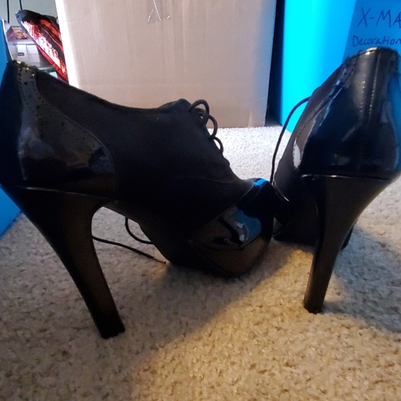 Heels - Picture 2 of 3